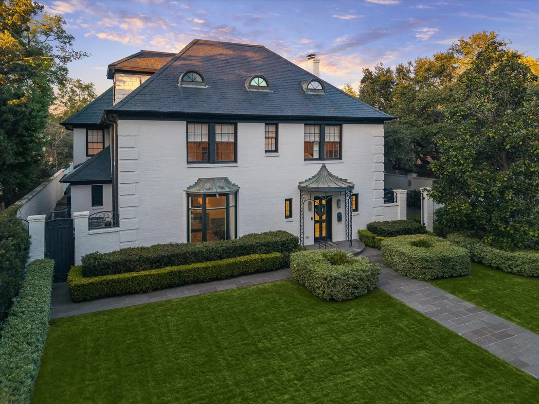 Photo of 1702 South Boulevard