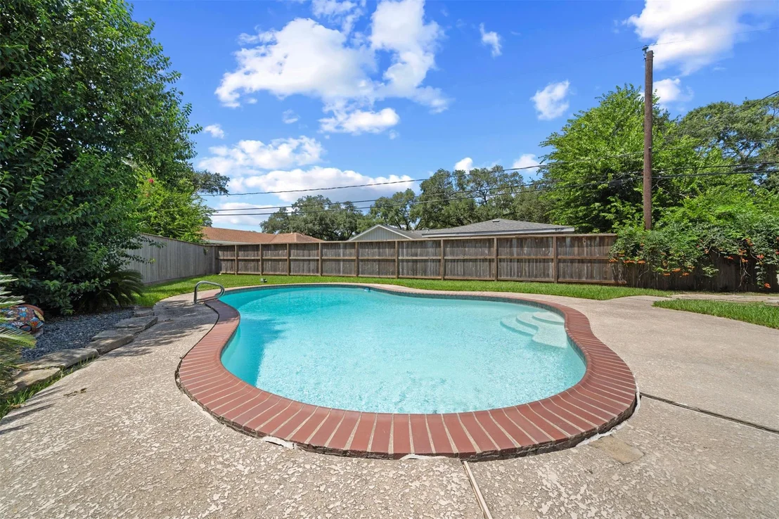 Photo of 5826 Spruce Forest Drive