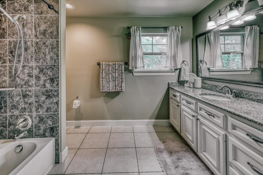 Photo of 902 Matchett Street