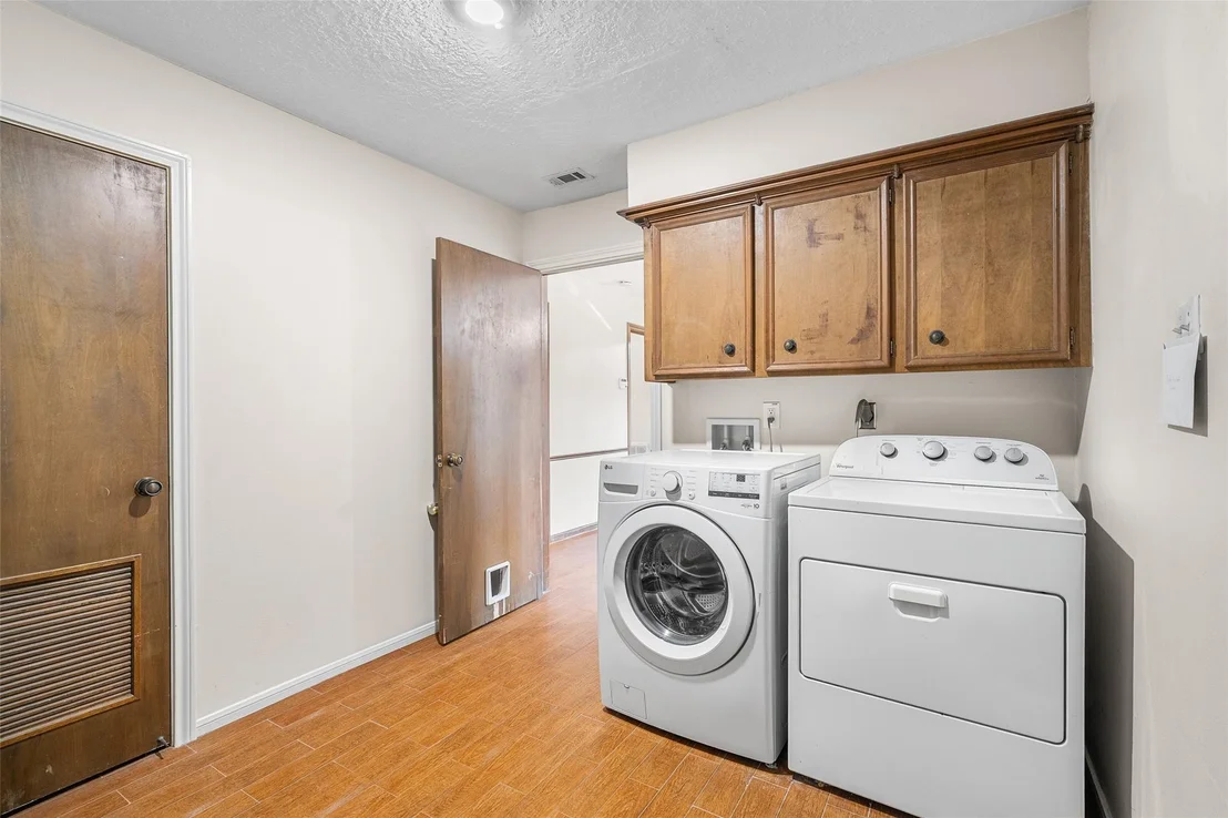 Photo of 723 Shadowbrook Drive