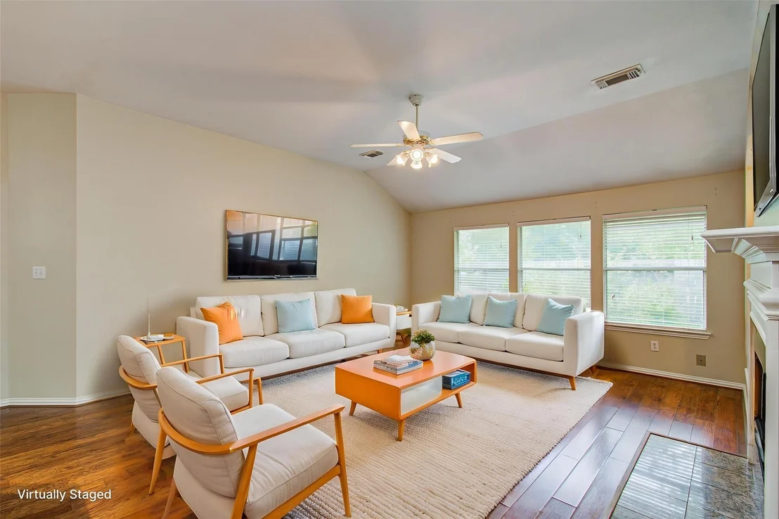 Photo of 18223 Heathridge Lane