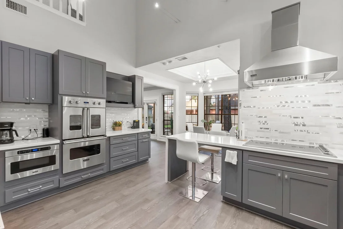 Photo of 122 E Placid Hill Circle