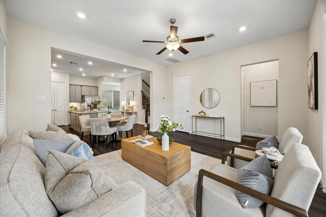 Photo of 11004 Mikula Drive