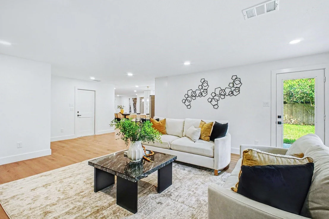 Photo of 5443 Redstart Street