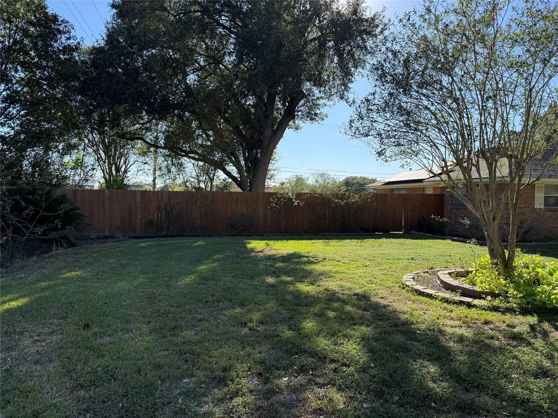 Photo of 601 Willow Lane