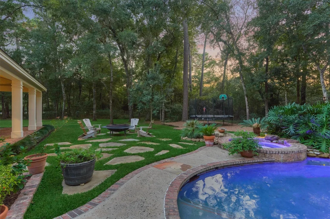 Photo of 10928 Lake Forest Drive