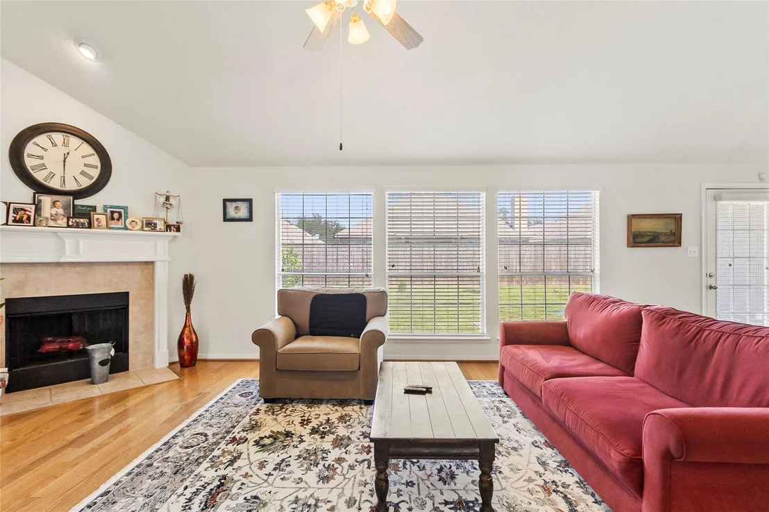 Photo of 427 Pinewood Ridge Drive