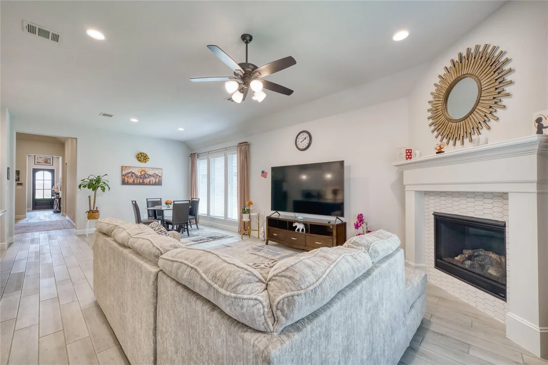 Photo of 8827 Harbor Pines Drive