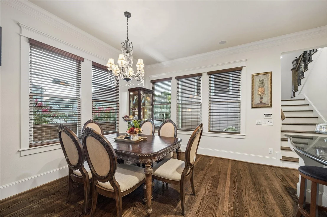 Photo of 809 W 9th Street