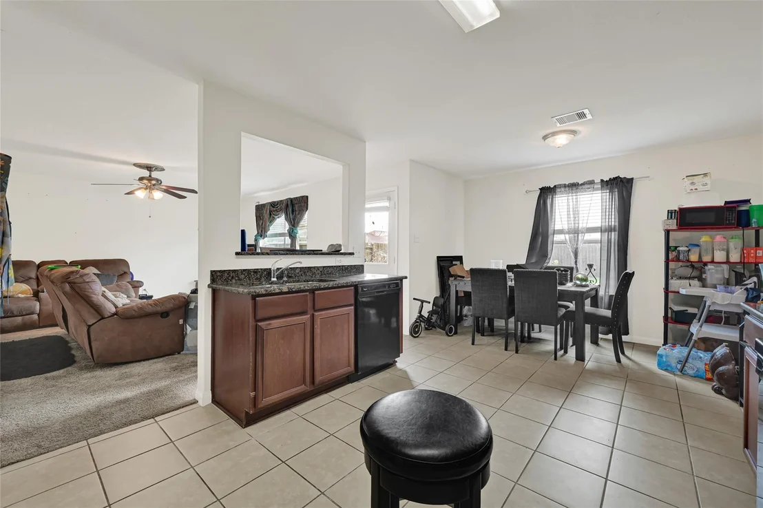 Photo of 106 Mojave Lane