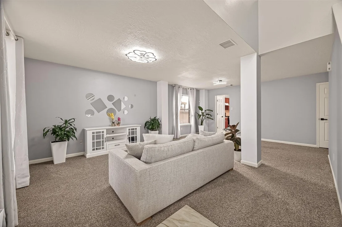 Photo of 579 Rivergrove Drive