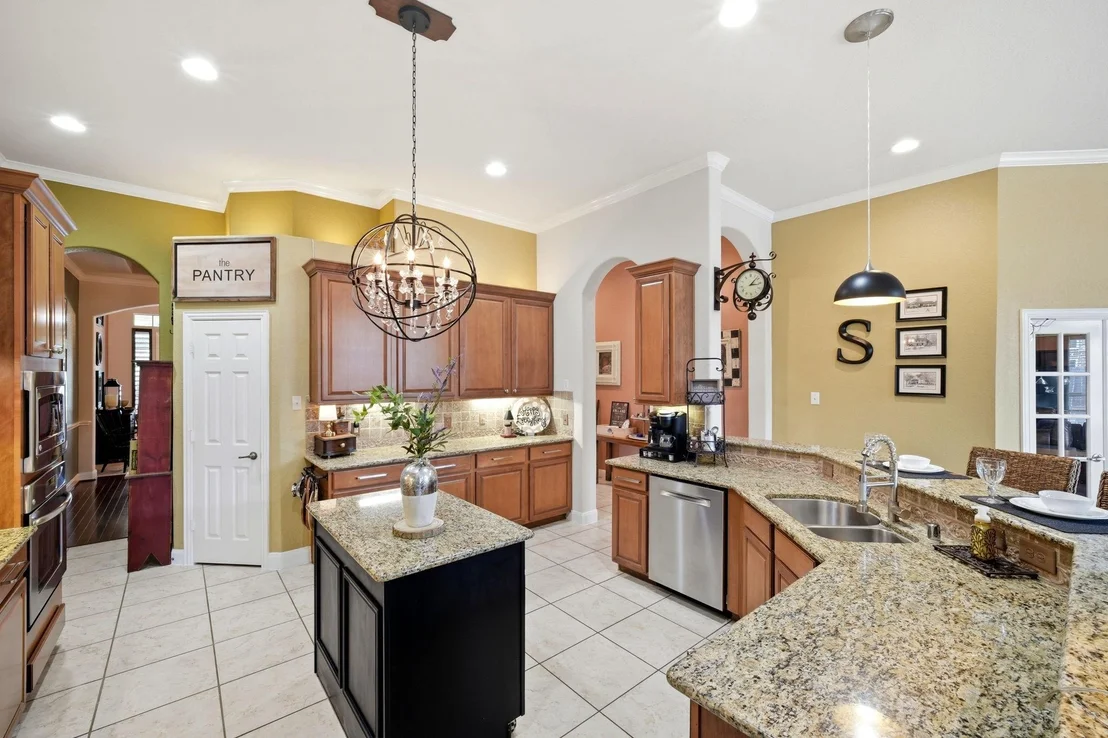 Photo of 25910 Northcrest Drive