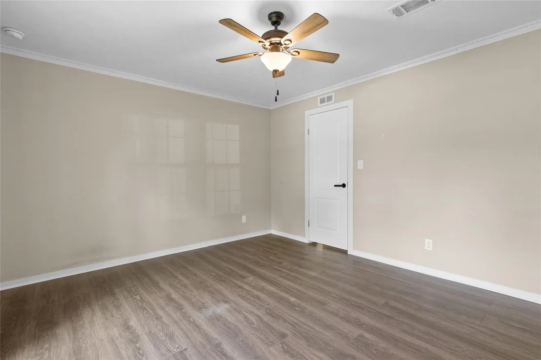 Photo of 141 Leaning Oak Drive