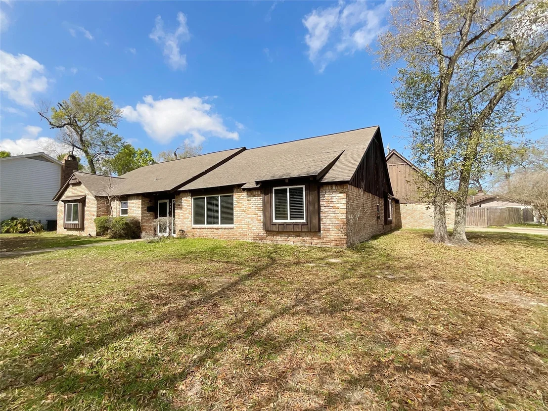Photo of 443 Bayou View Drive