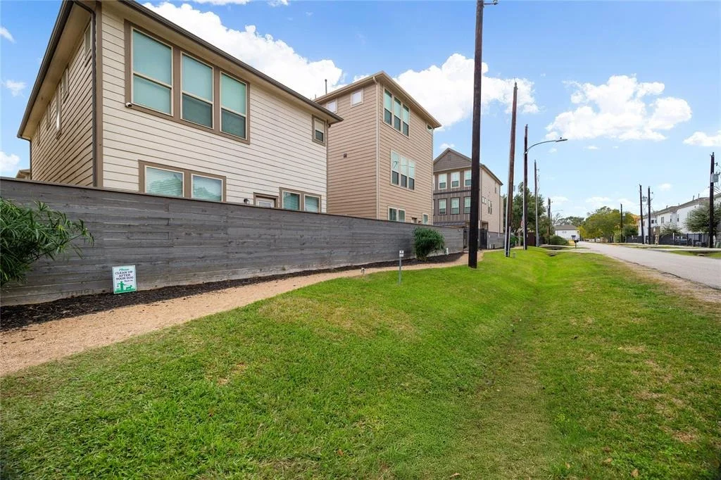 Photo of 2121 Sequoia Woods Drive