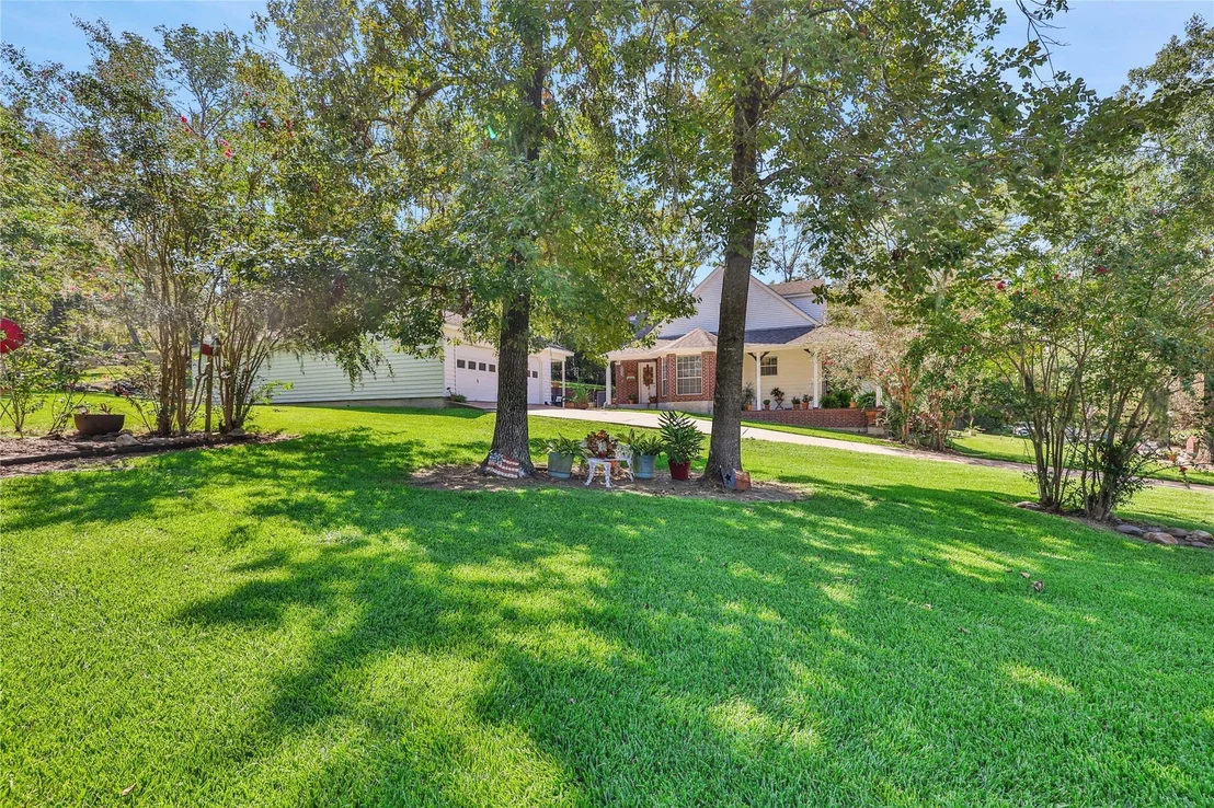 Photo of 220 Lake Oaks Boulevard