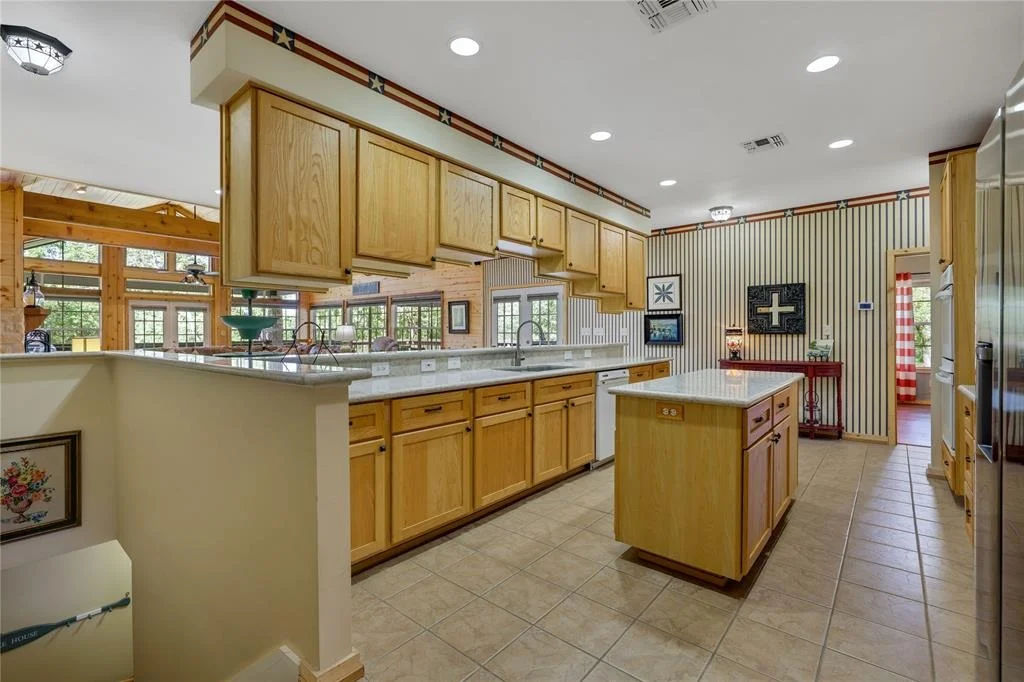 Photo of 120 Lake Oaks Boulevard