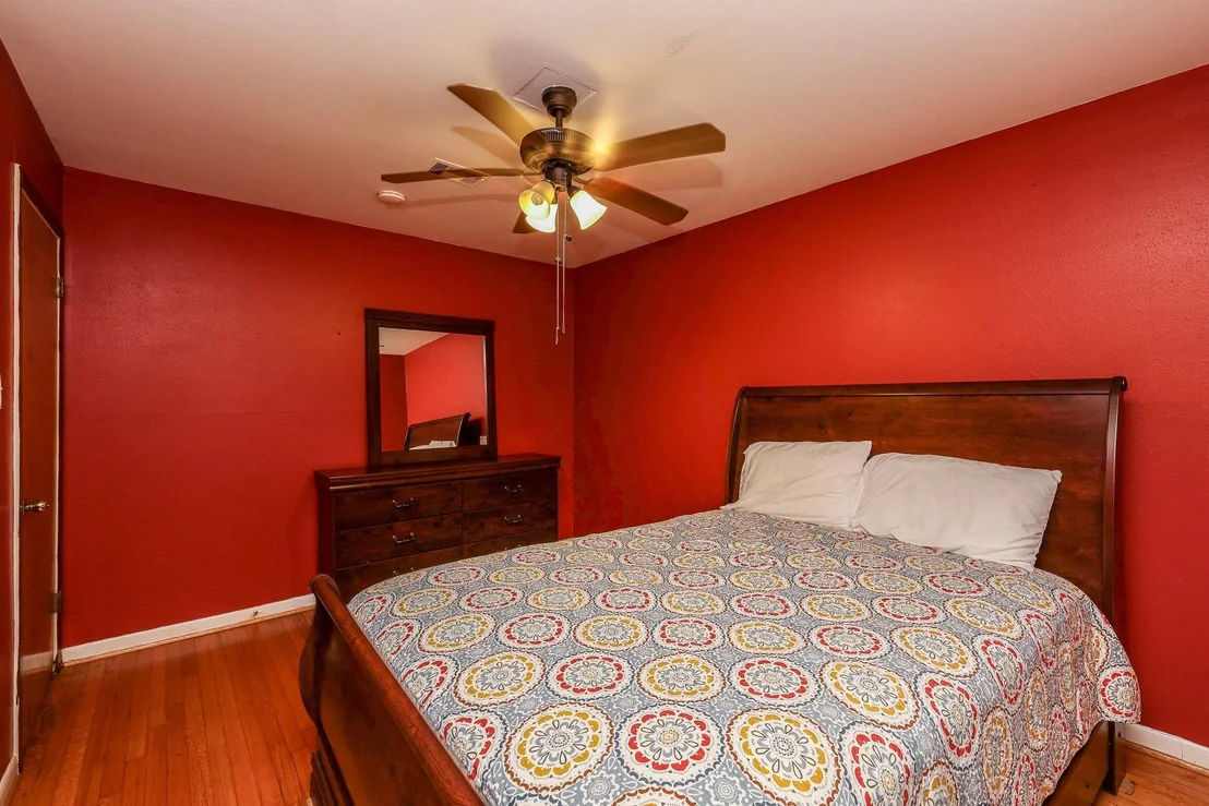 Photo of 6834 Hendon Lane