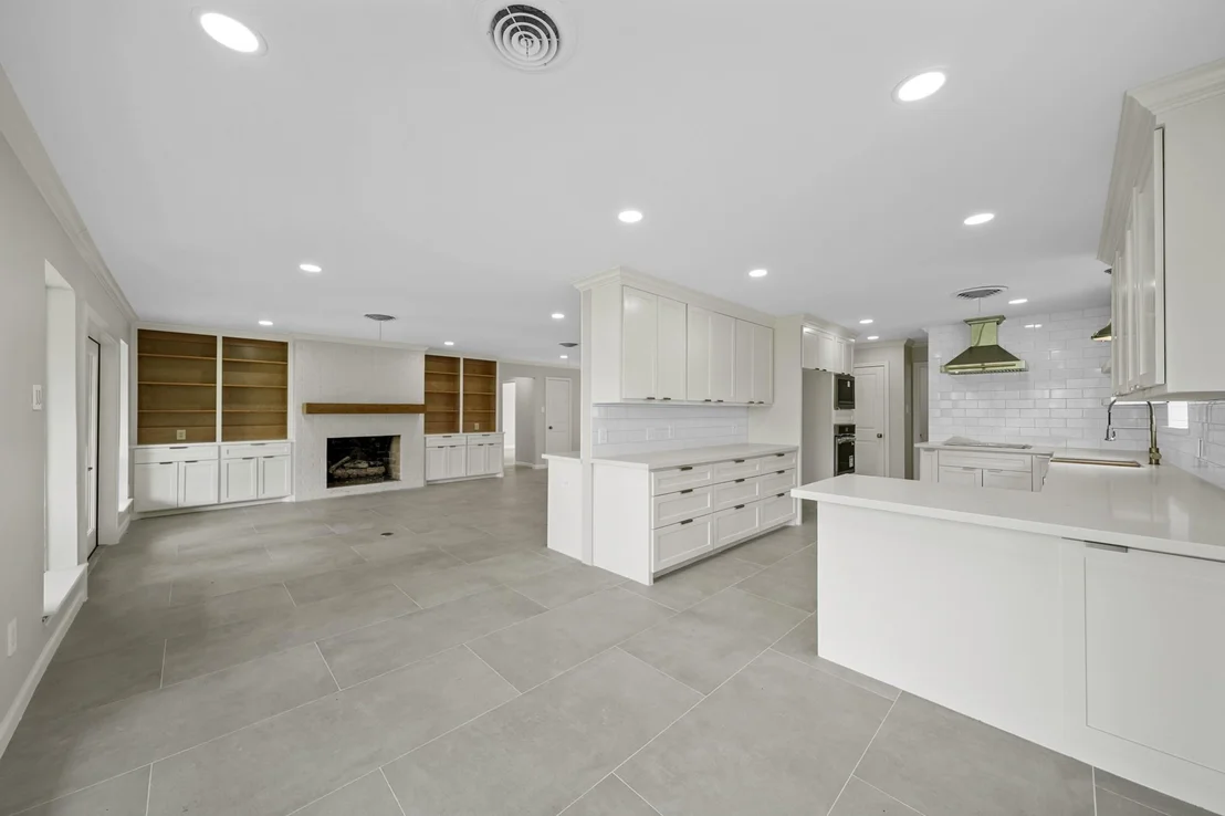 Photo of 2261 Riverside Drive