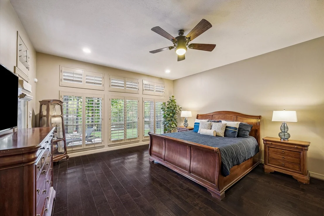 Photo of 6 E Lakemist Circle