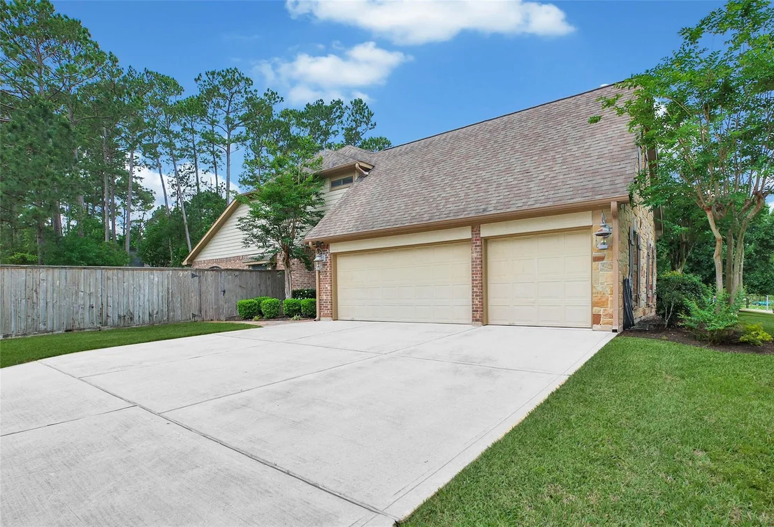 Photo of 40503 Manor Drive