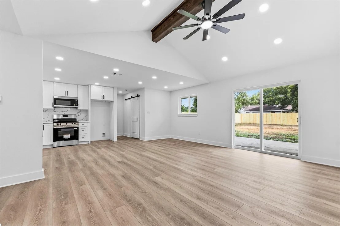 Photo of 7502 Woodsman Trail