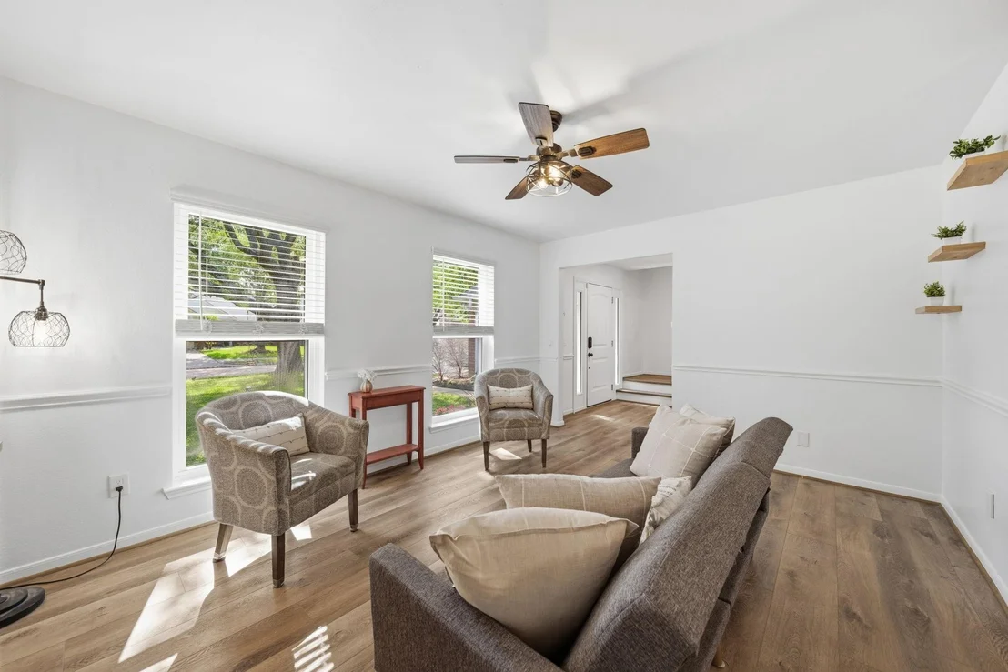 Photo of 815 Sierra Lake Drive