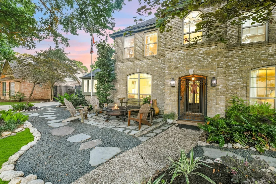 Photo of 3823 Elmcrest Drive