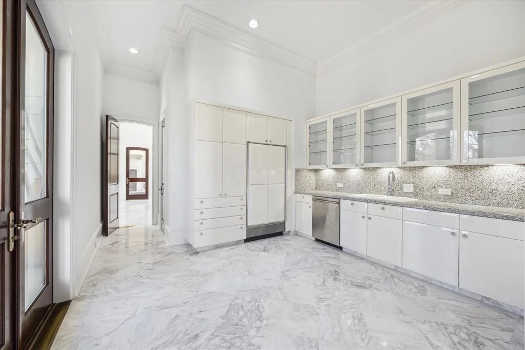 Photo of 324 Buckingham Drive
