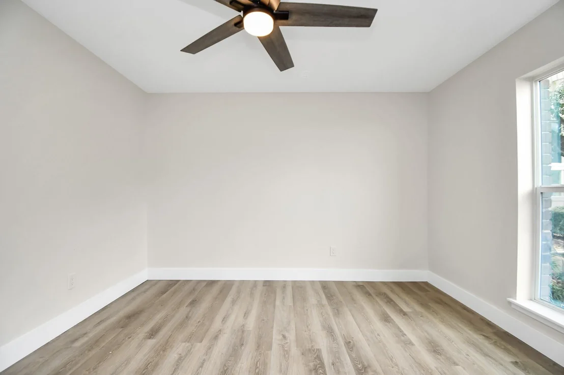 Photo of Unit 30 at 7575 Katy Freeway