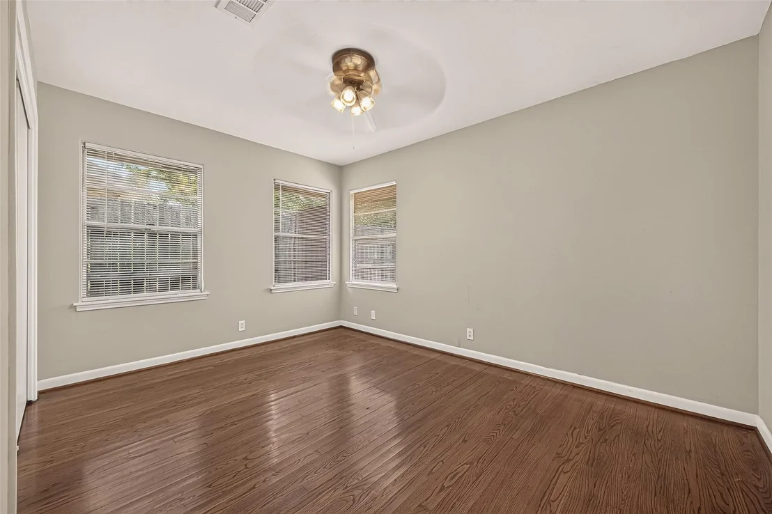 Photo of 4749 Redstart Street
