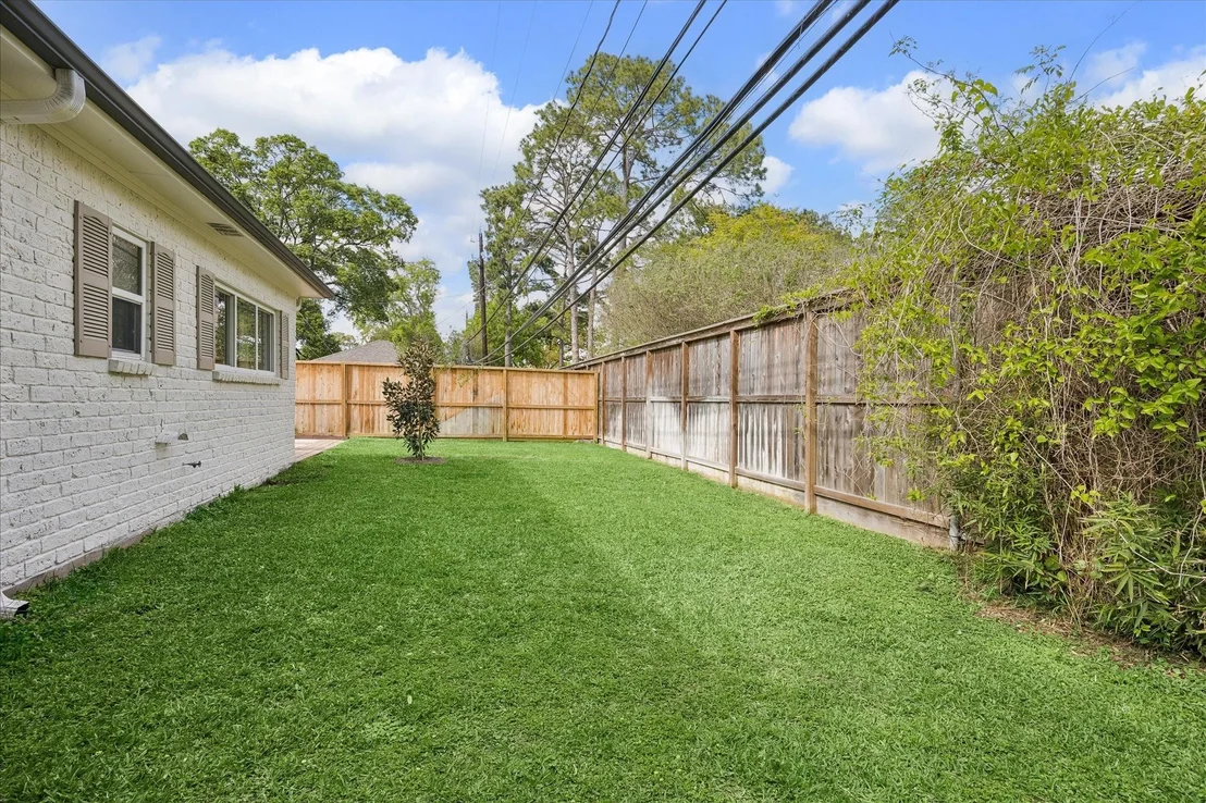 Photo of 1715 Briarpark Drive