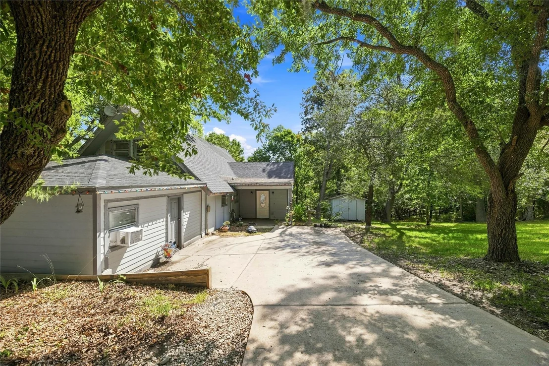 Photo of 761 N Forest Cove Loop