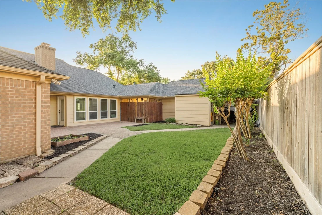 Photo of 6707 Cedar Street