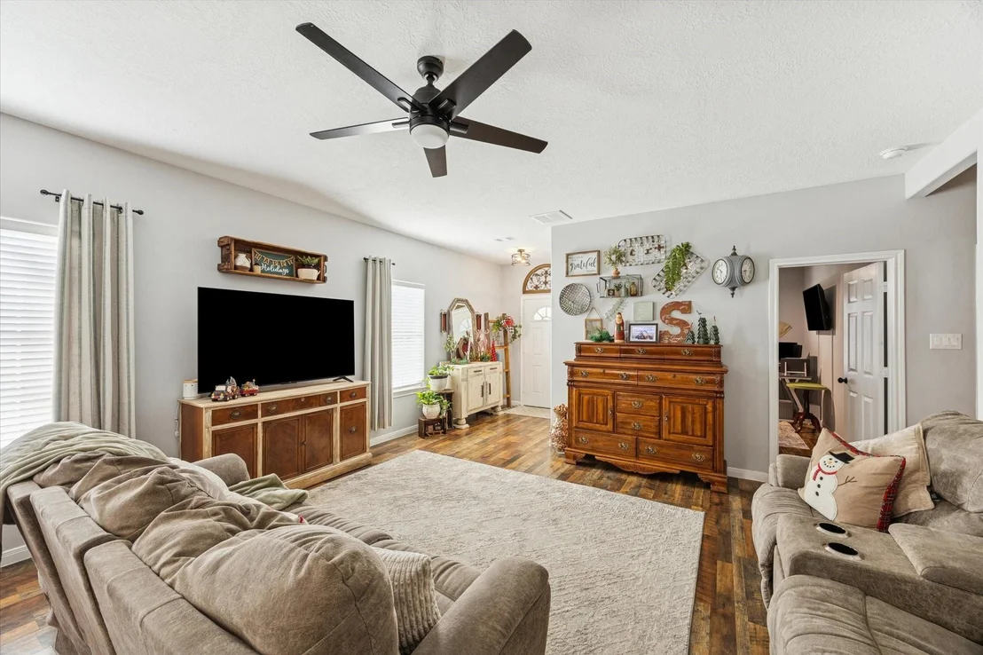 Photo of 26550 Armadillo Drive