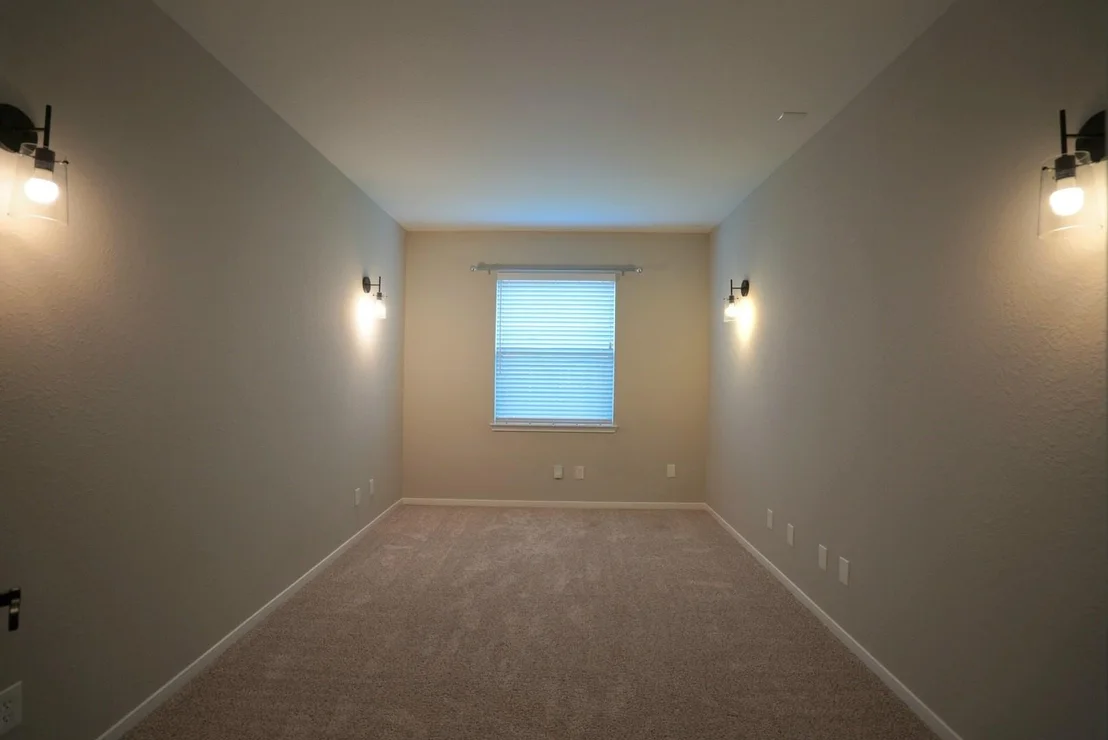 Photo of 704 Shadow Bend