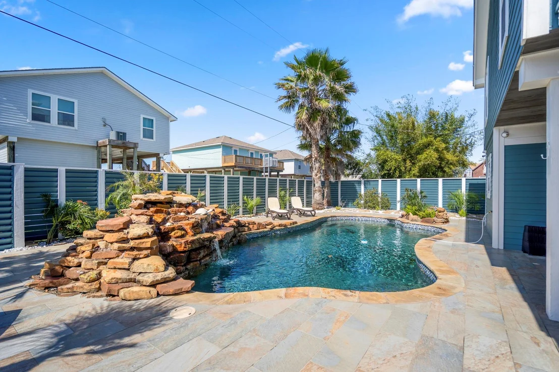 Photo of 16544 John Silver Road