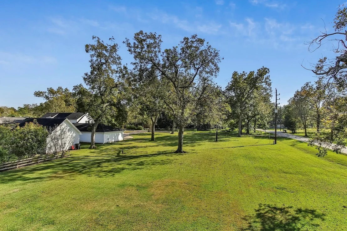 Photo of 5511 Greentree Drive Drive