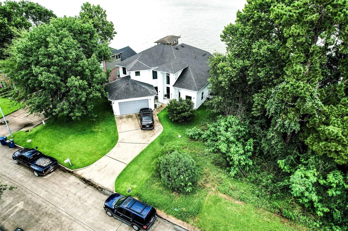 Photo of 19403 Aquatic Drive