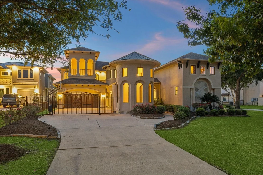Photo of 503 Constellation Boulevard