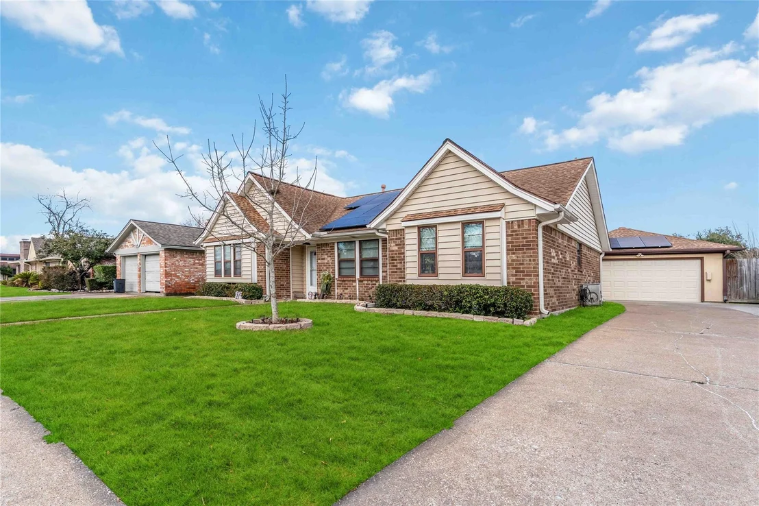 Photo of 5222 Glenvalley Drive