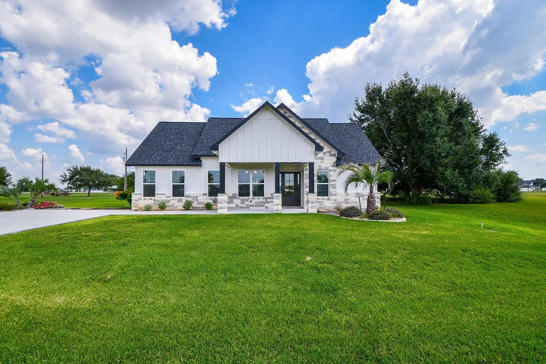 Photo of 595 Buckskin Drive