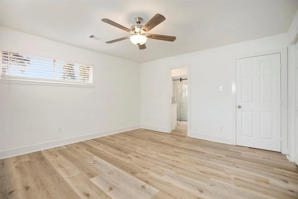 Photo of 223 Pin Oak Drive