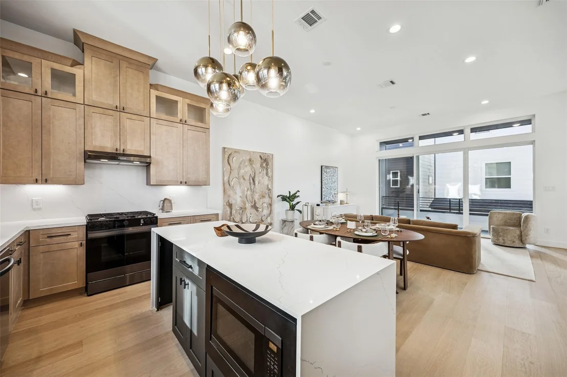 Photo of 3028 Lamar Street