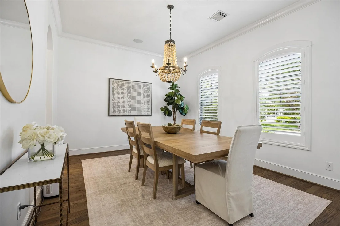 Photo of 4523 Maple Street