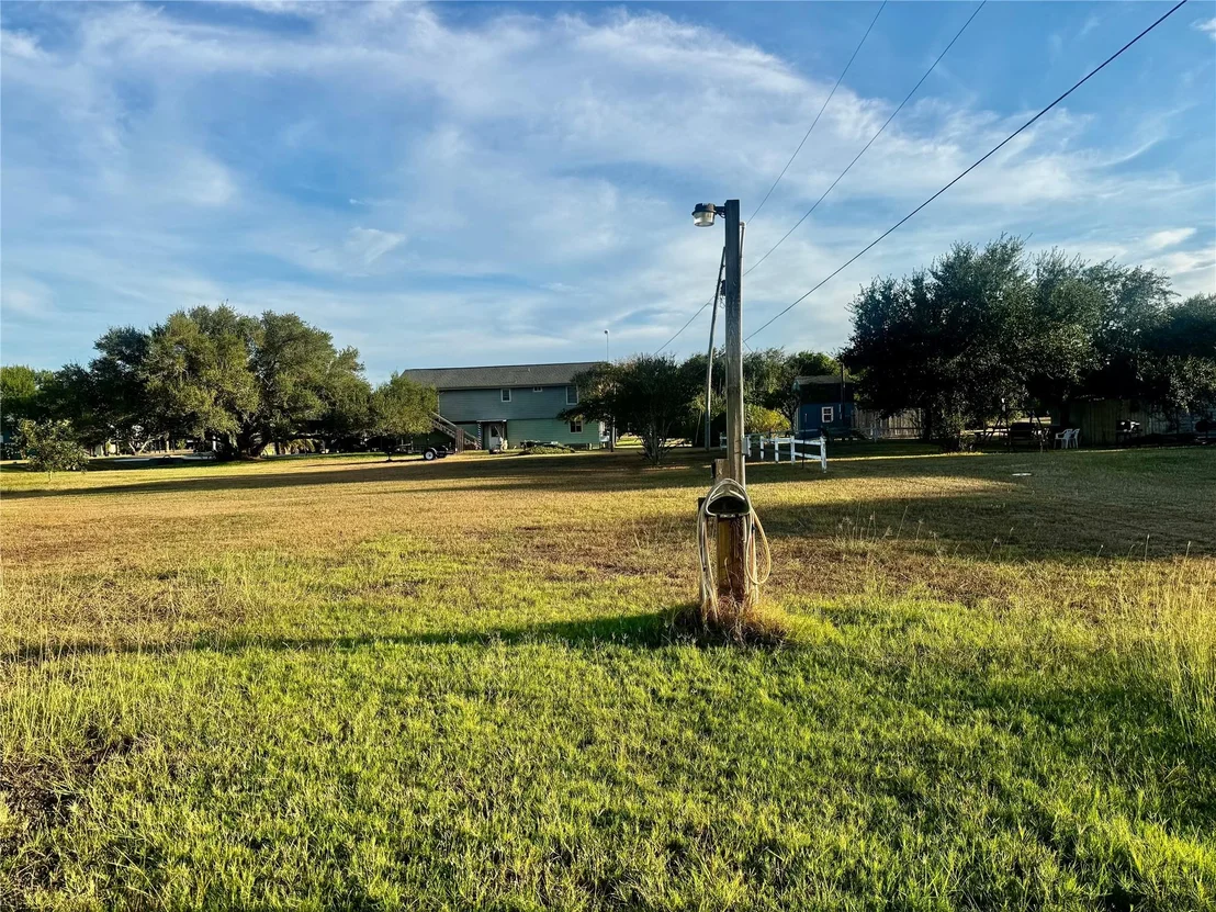 Photo of 1871 Bayview Drive