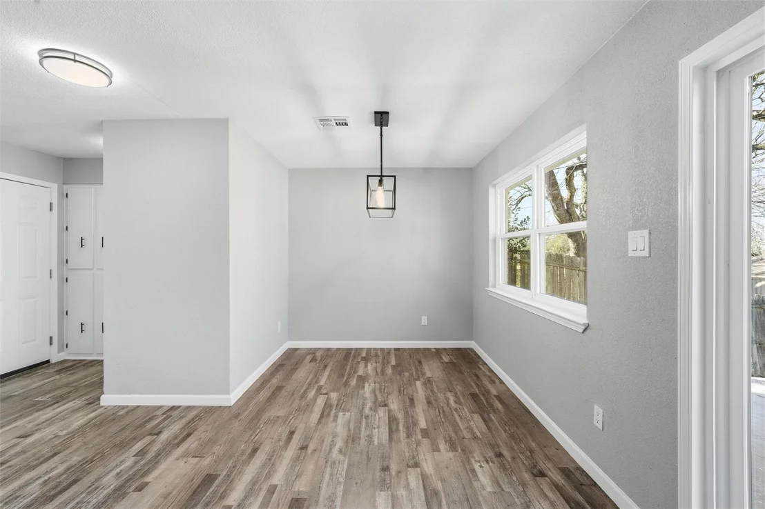 Photo of 423 Jeffery Lane