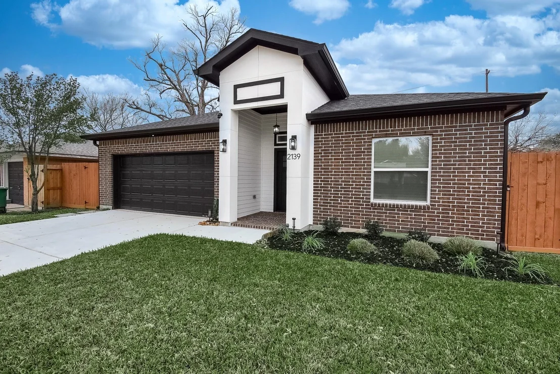 Photo of 2139 Counter Point Drive