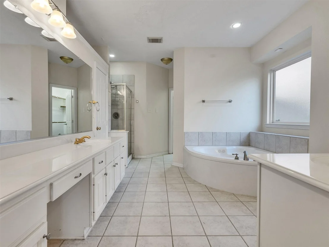 Photo of 2407 Beacon Pointe