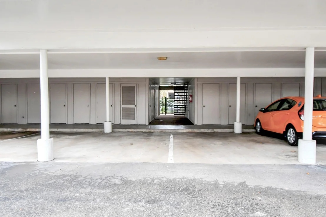 Photo of Unit 30 at 7575 Katy Freeway
